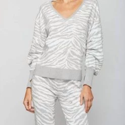 Budget 😀 Sundays 👩 women Ash Sweater In White/Gray Zebra 🎁
